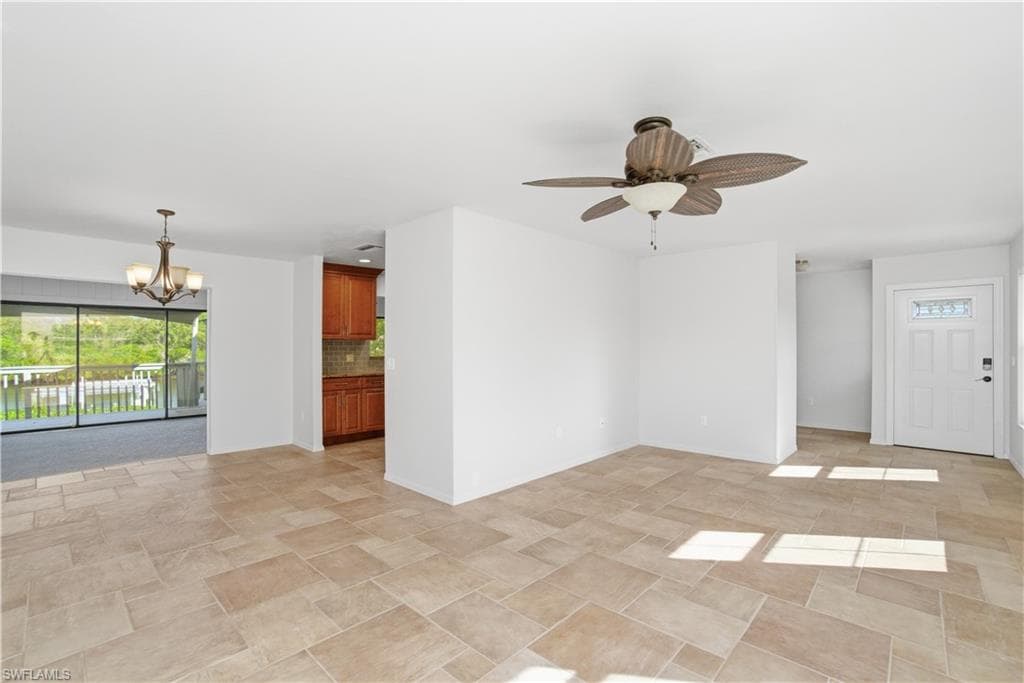 4986 Esplanade ST-13