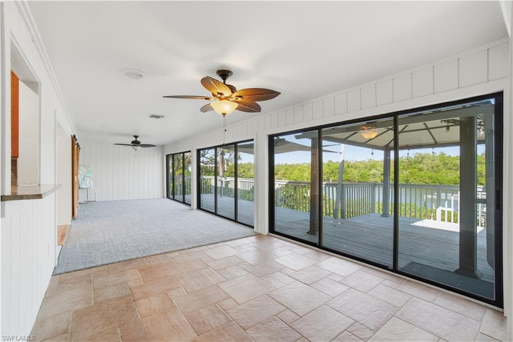 4986 Esplanade ST-17