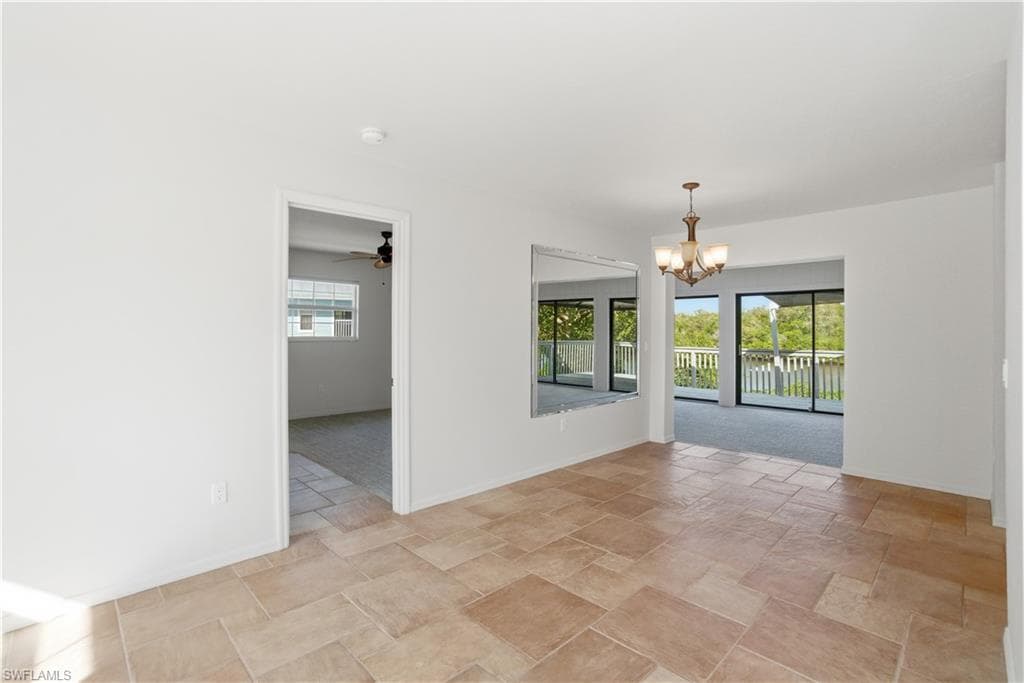 4986 Esplanade ST-16