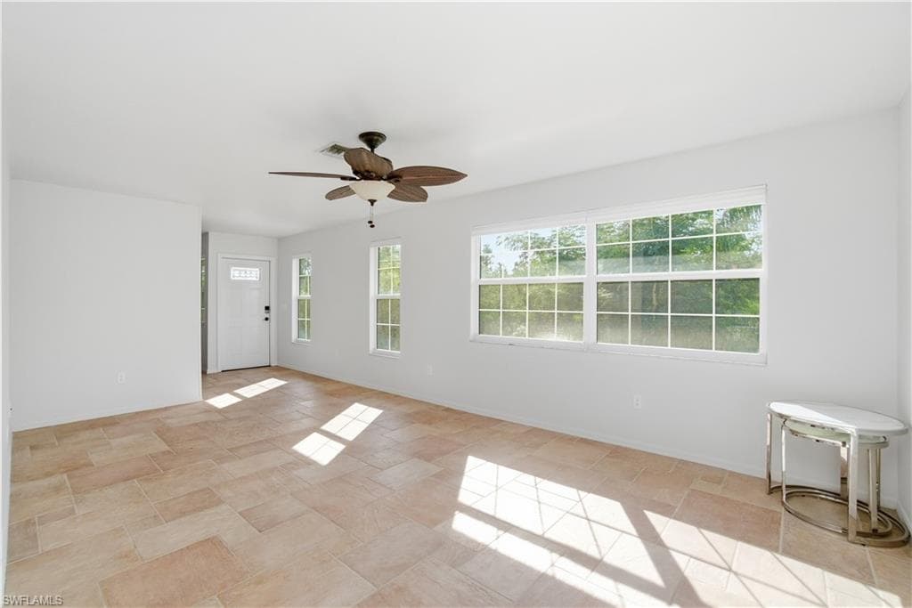 4986 Esplanade ST-14