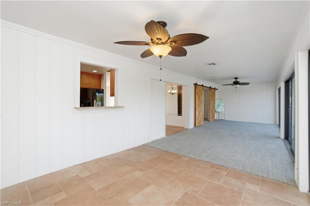 4986 Esplanade ST-18