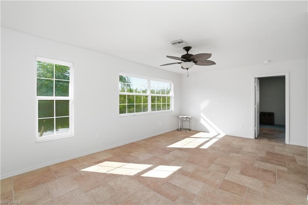 4986 Esplanade ST-15