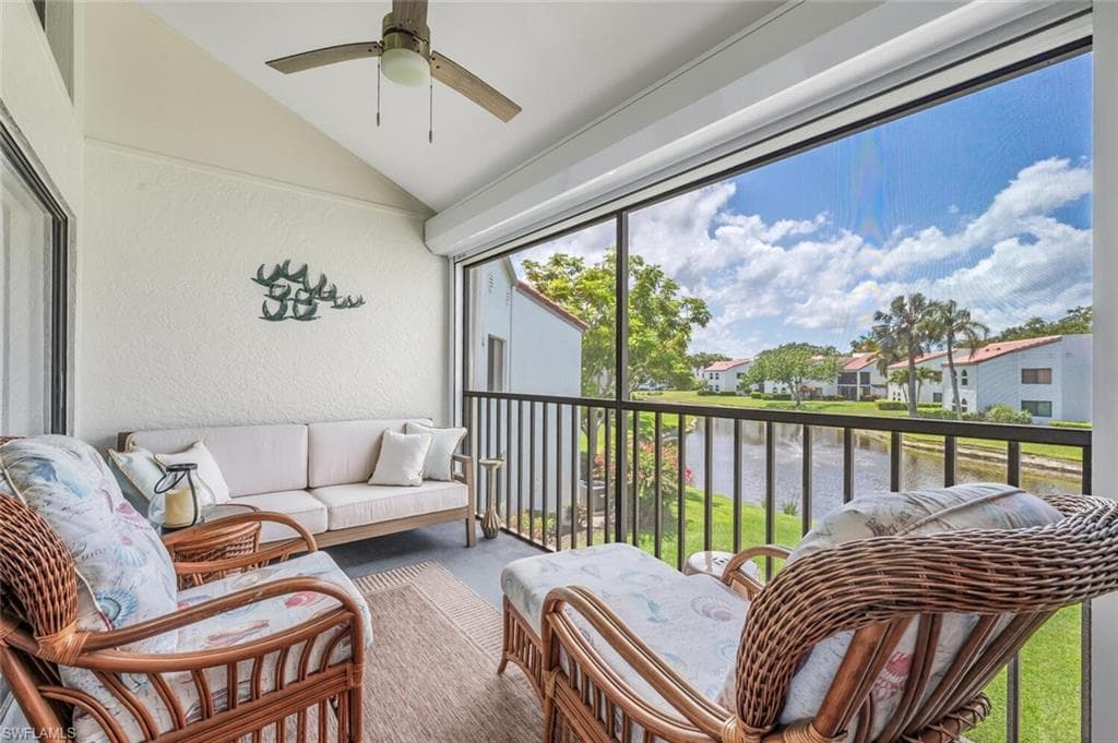 559 Beachwalk CIR U202-18