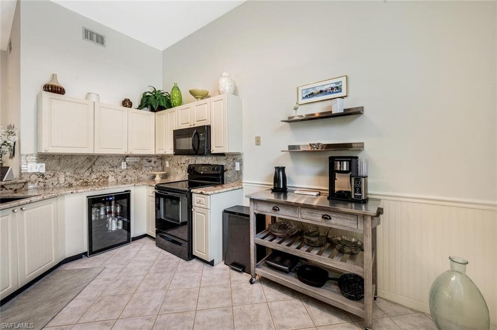 559 Beachwalk CIR U202-8