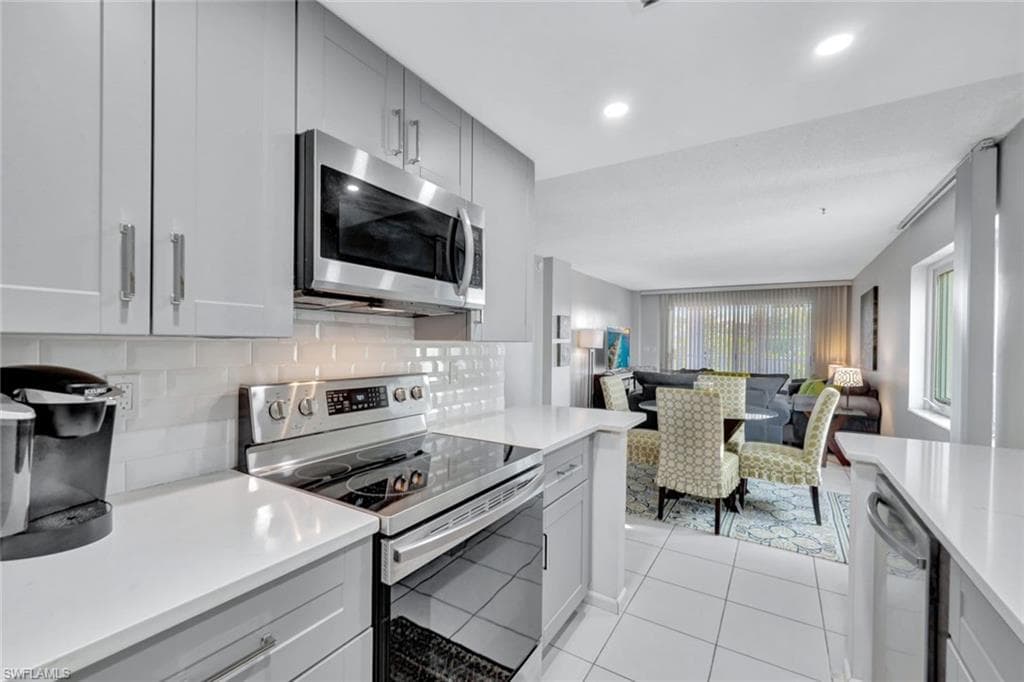 1300 Gulf Shore BLVD N 407-6