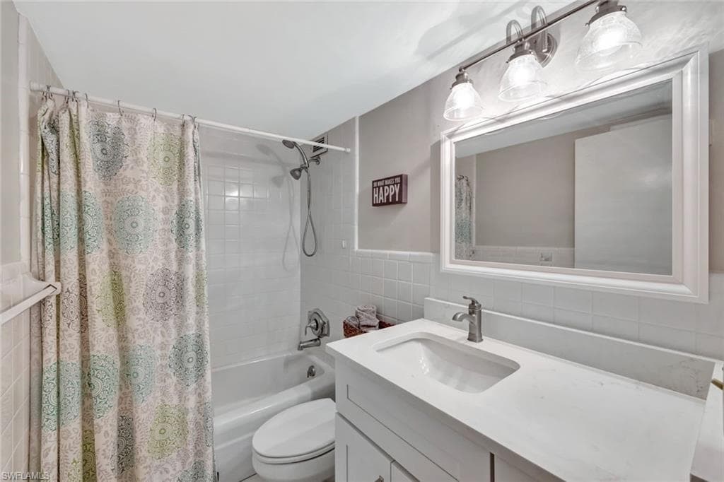 1300 Gulf Shore BLVD N 407-13