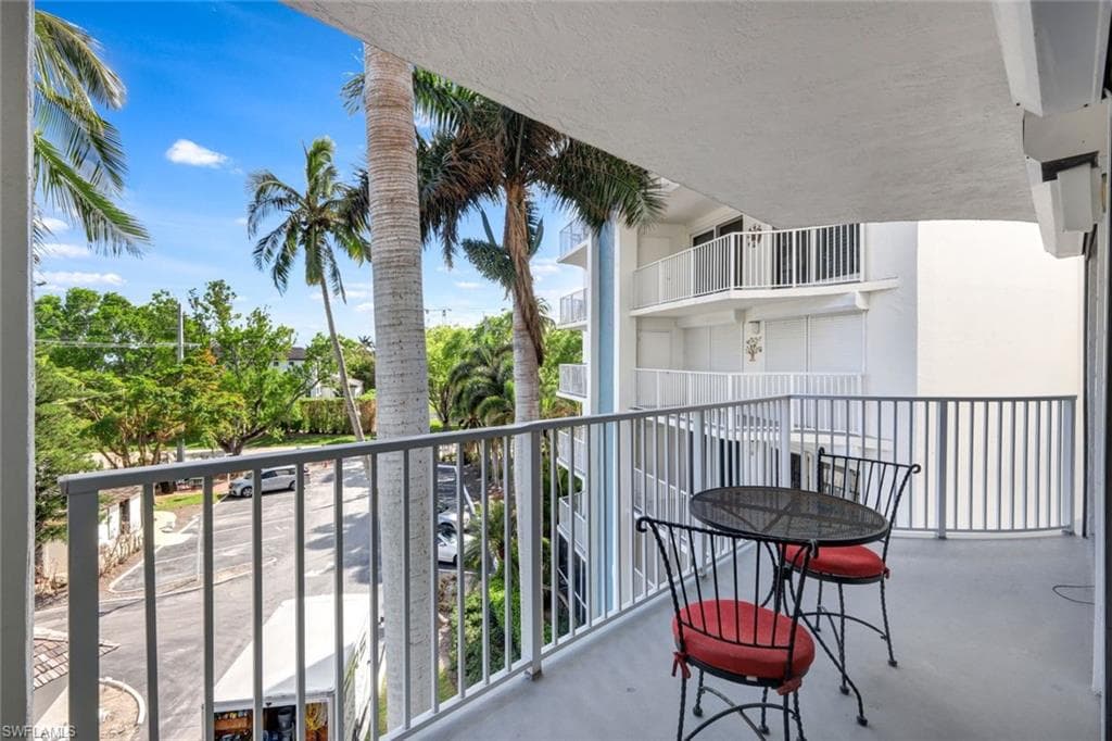 1300 Gulf Shore BLVD N 407-16