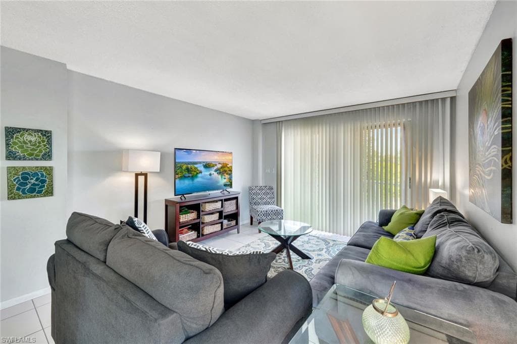 1300 Gulf Shore BLVD N 407-3
