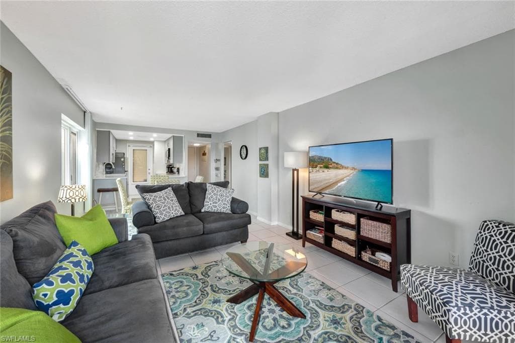 1300 Gulf Shore BLVD N 407-5