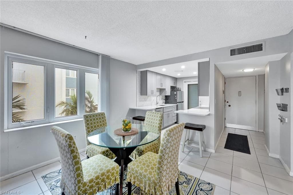 1300 Gulf Shore BLVD N 407-10