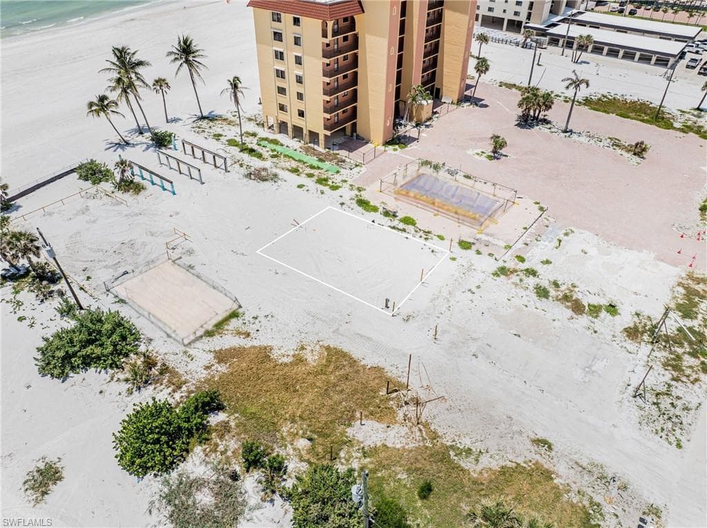 612 Estero BLVD-17