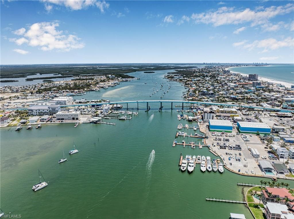 612 Estero BLVD-24