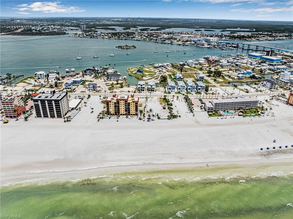 612 Estero BLVD-10