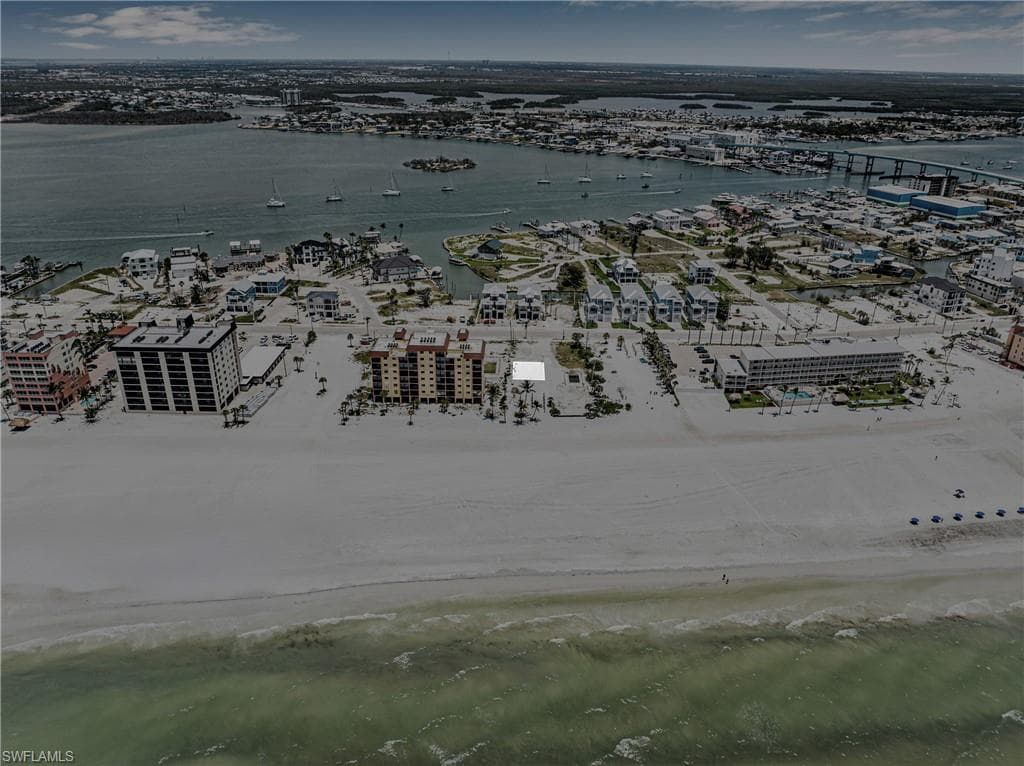 612 Estero BLVD-11