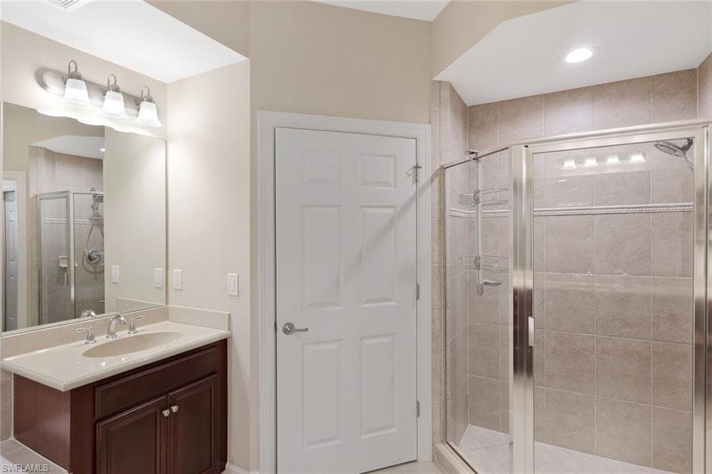 9516 Ironstone TER 101-16