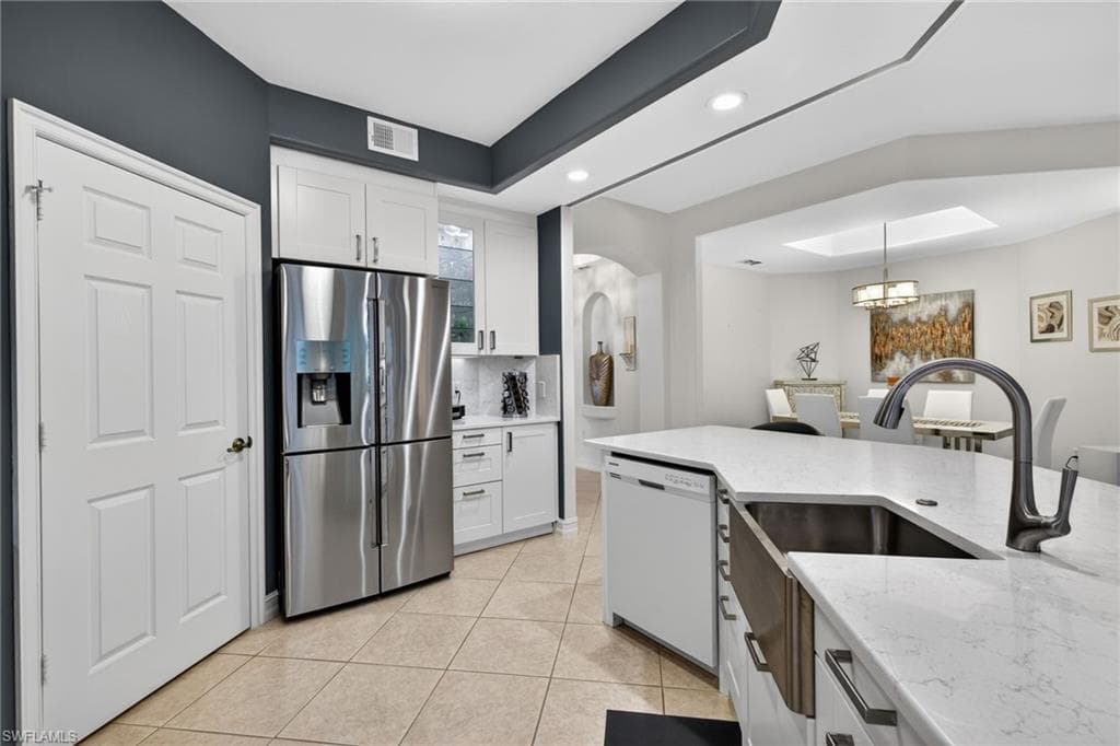2001 Tarpon Bay DR N 102-10