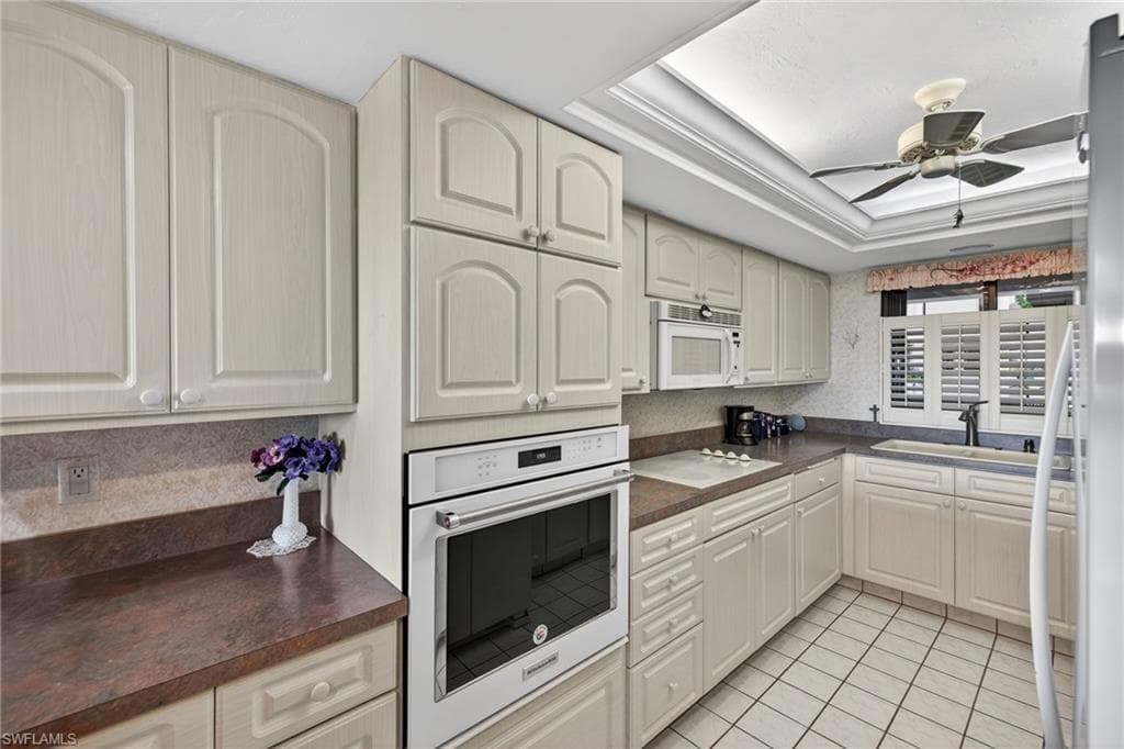 5260 S Landings DR 502-9