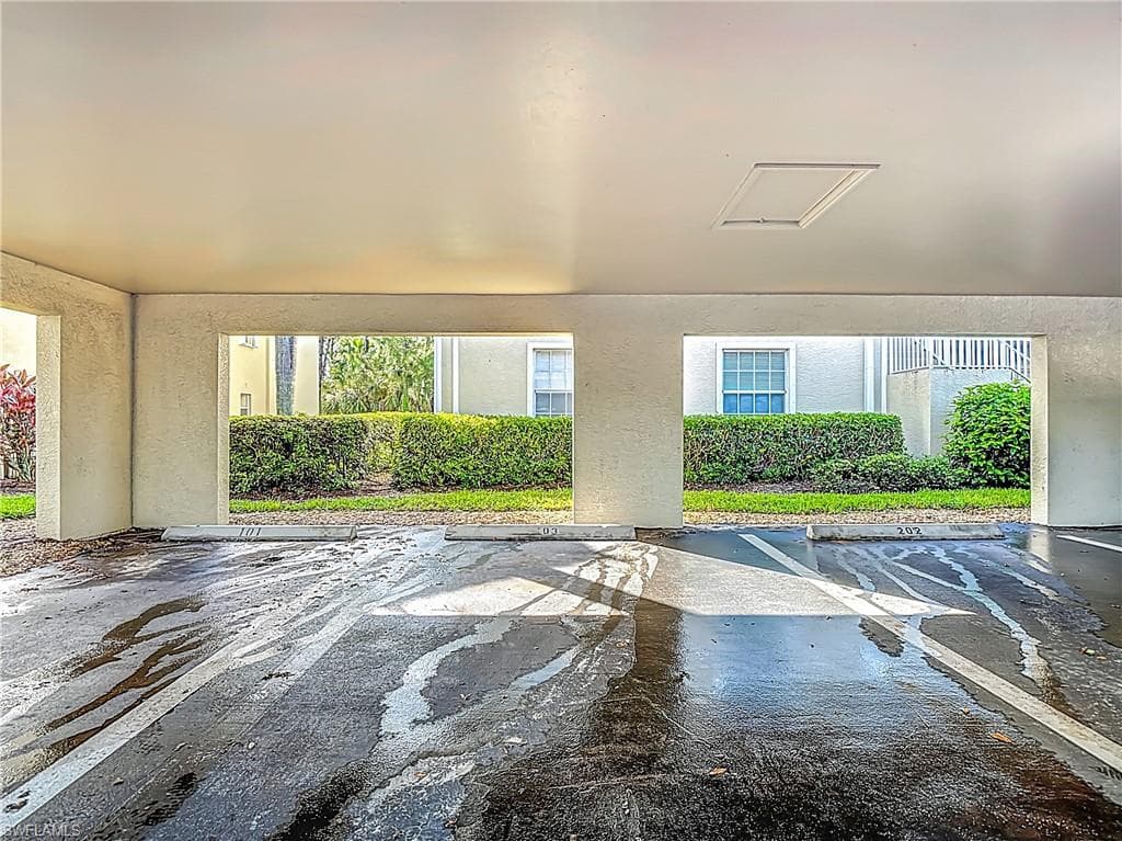 25735 LAKE AMELIA WAY 103-5