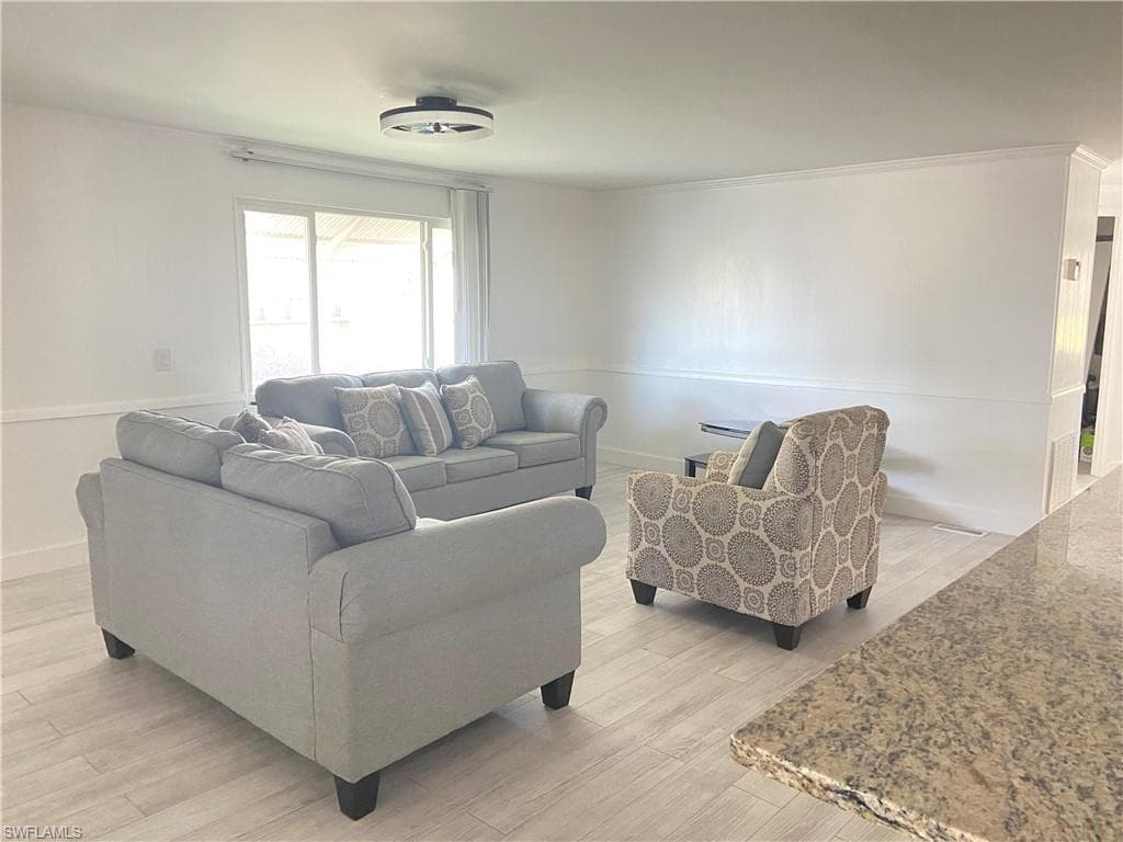 5506 Virginia Dare LN-17