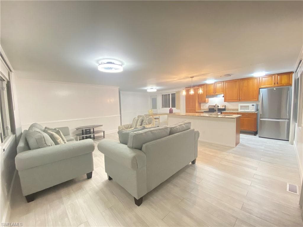 5506 Virginia Dare LN-12