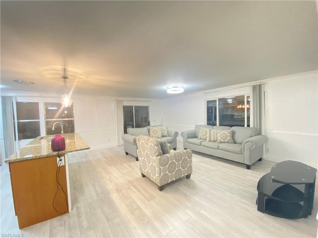 5506 Virginia Dare LN-11