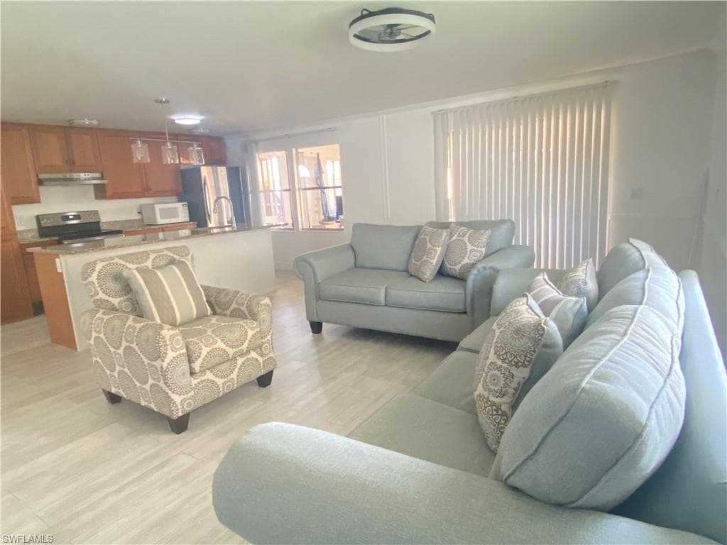 5506 Virginia Dare LN-19