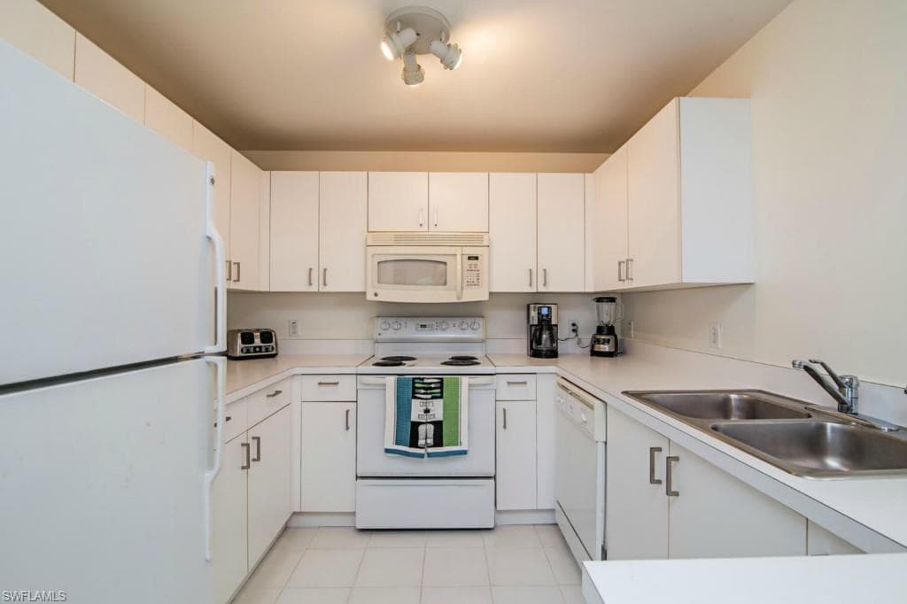 519 Roma CT 3-301-5