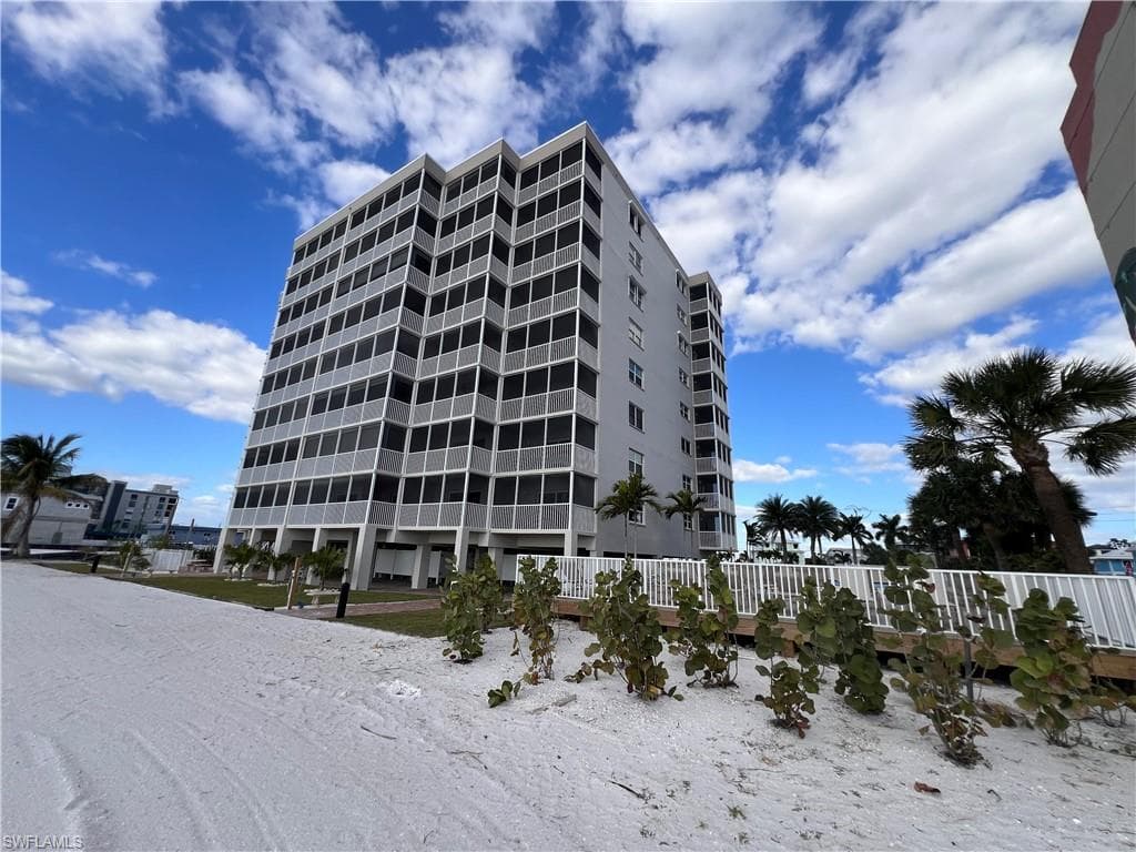 500 Estero BLVD 195-13