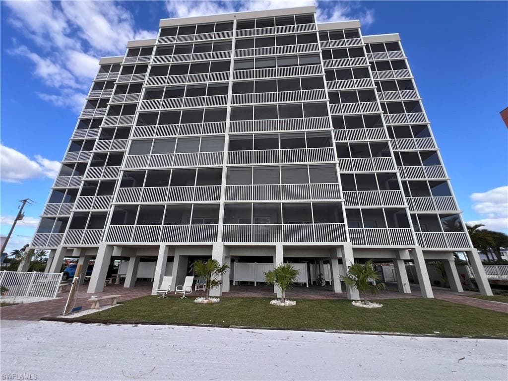 500 Estero BLVD 195-5