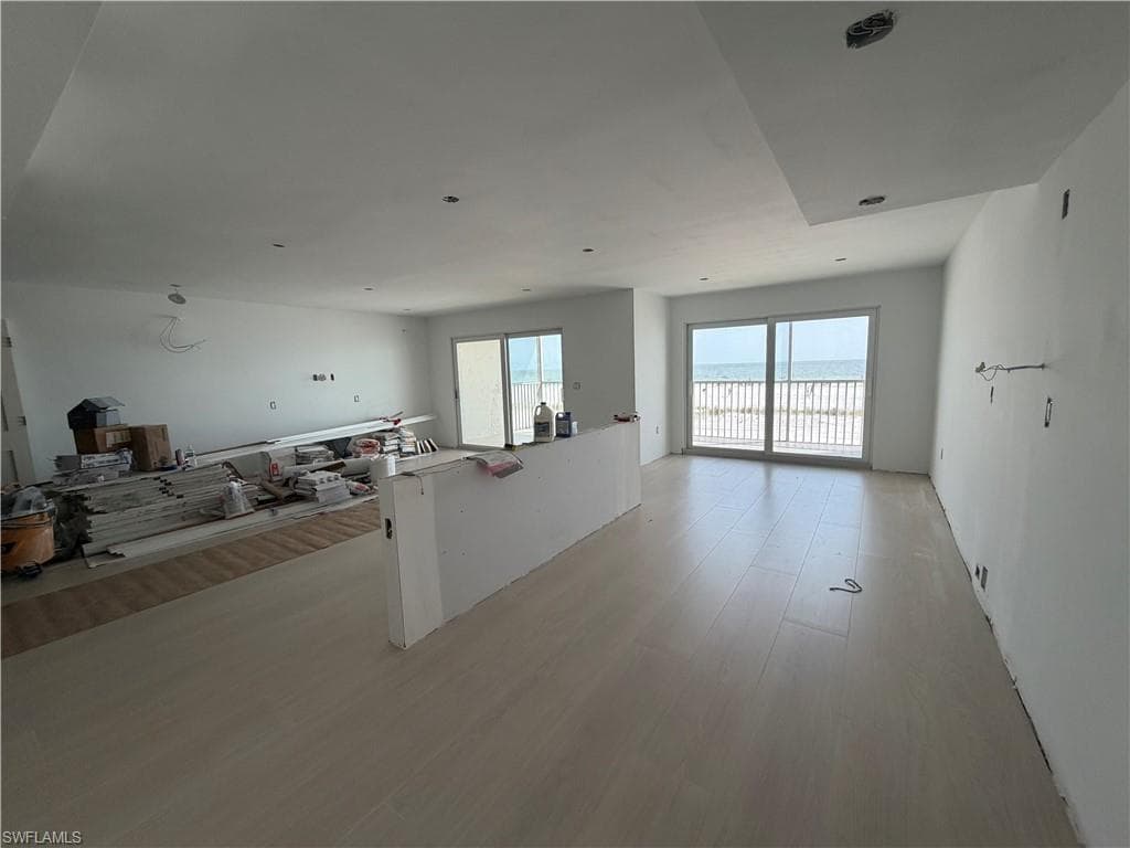 500 Estero BLVD 195-18
