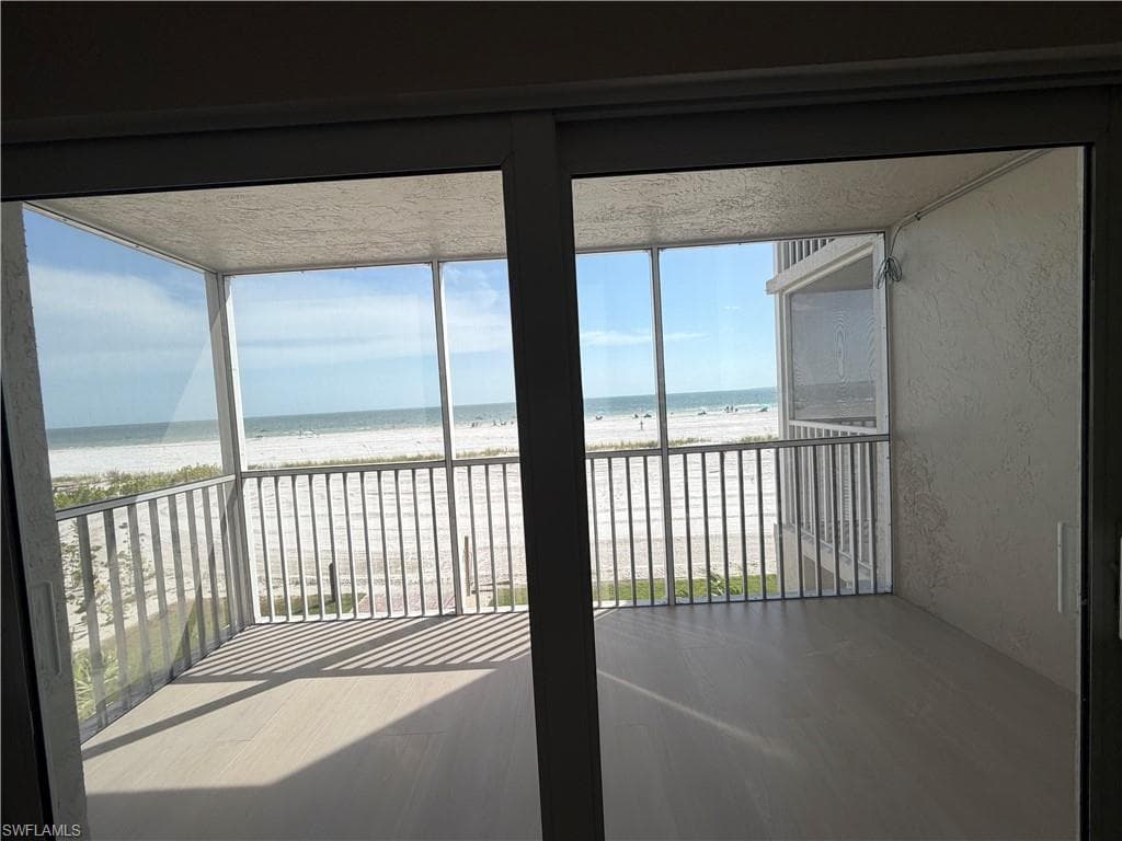 500 Estero BLVD 195-15