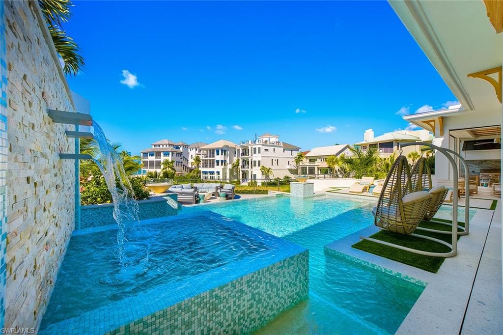99 Saint Lucia LN-43
