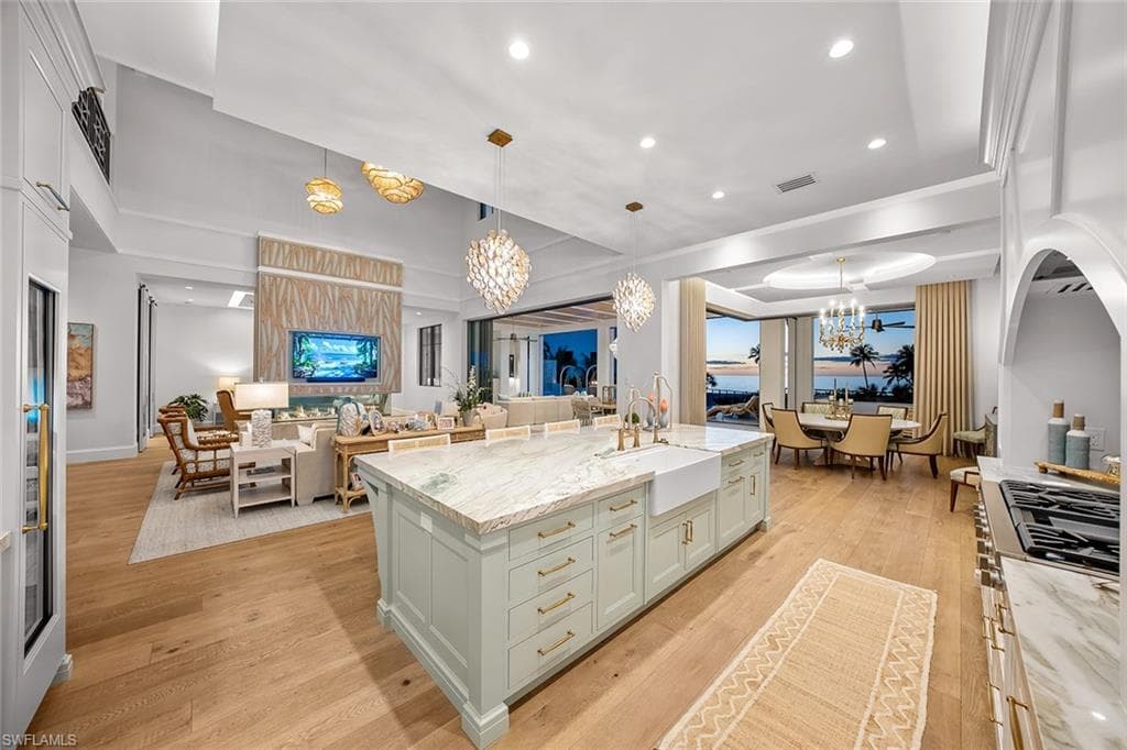 99 Saint Lucia LN-10