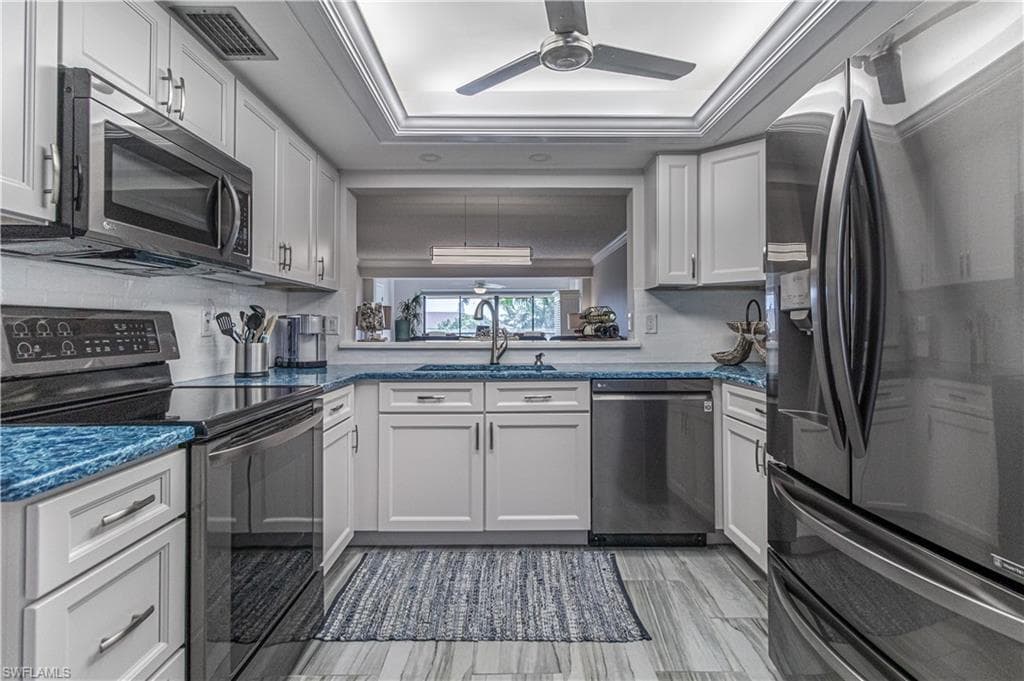 7430 Lake Breeze DR 403-2