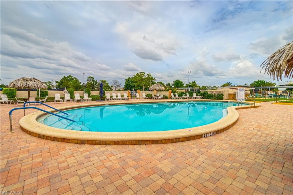 7430 Lake Breeze DR 402-22