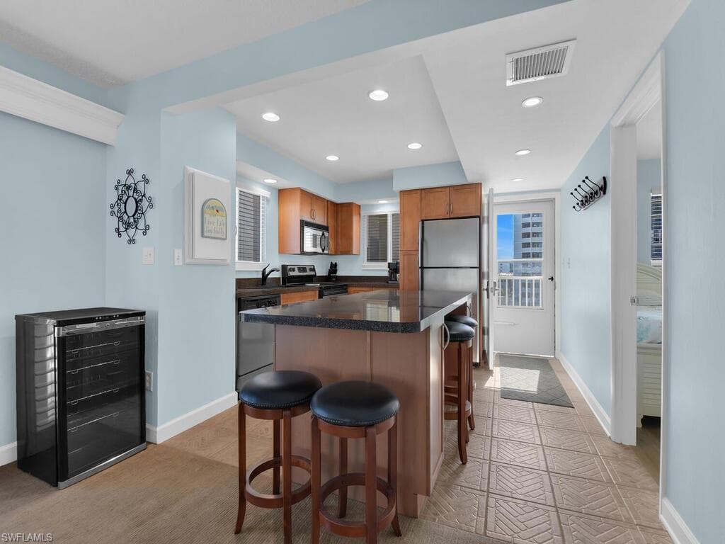 7400 Estero BLVD 512-6