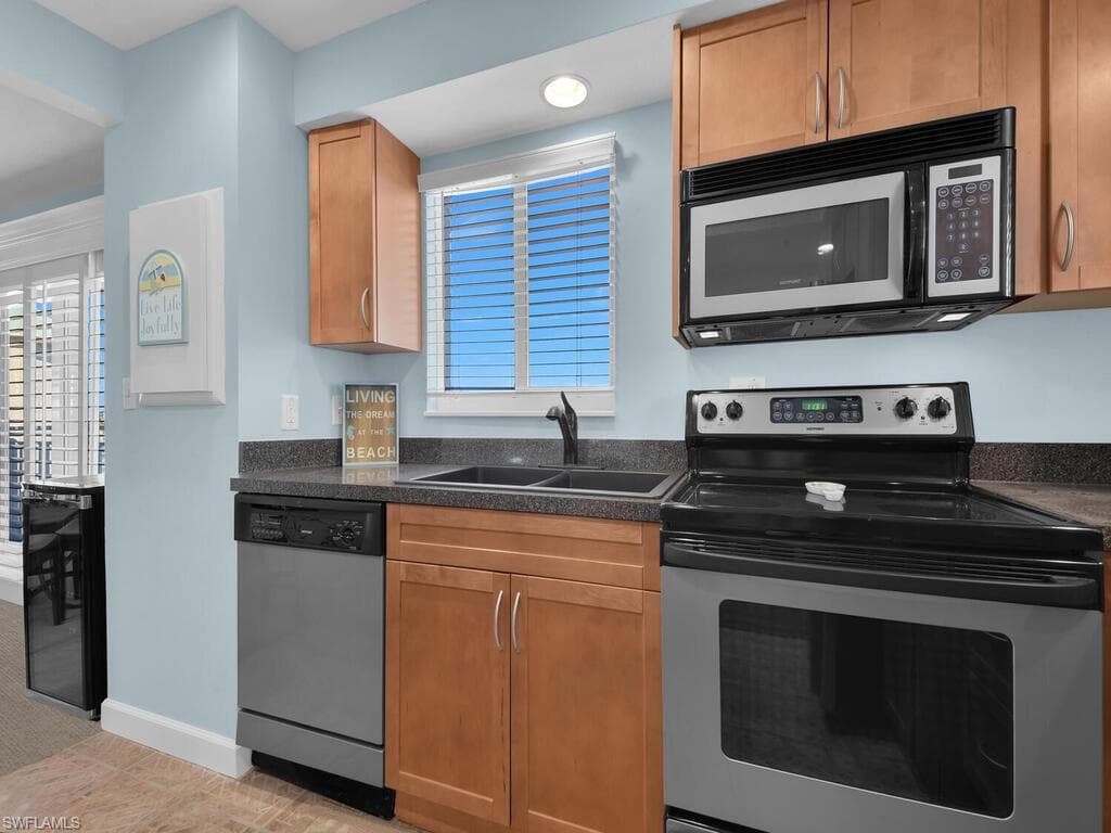 7400 Estero BLVD 512-7