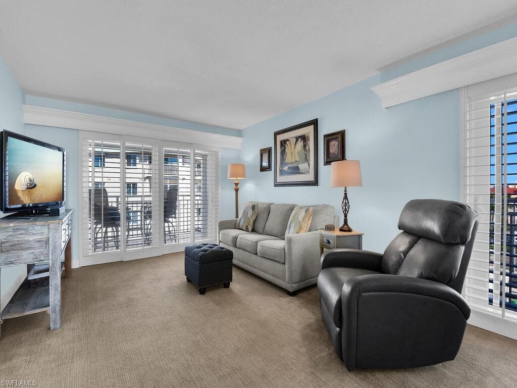7400 Estero BLVD 512-4