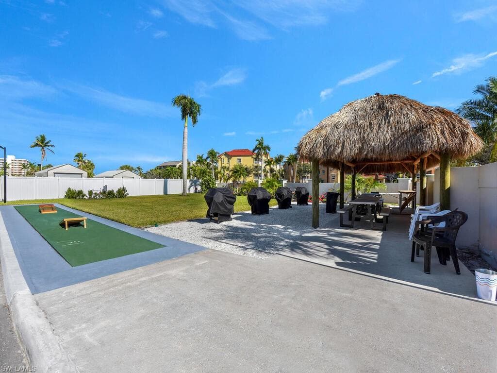 7400 Estero BLVD 512-25