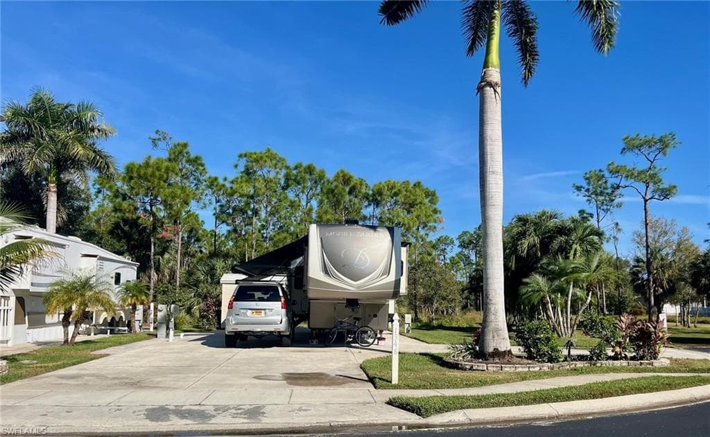1348 Diamond Lake CIR-1
