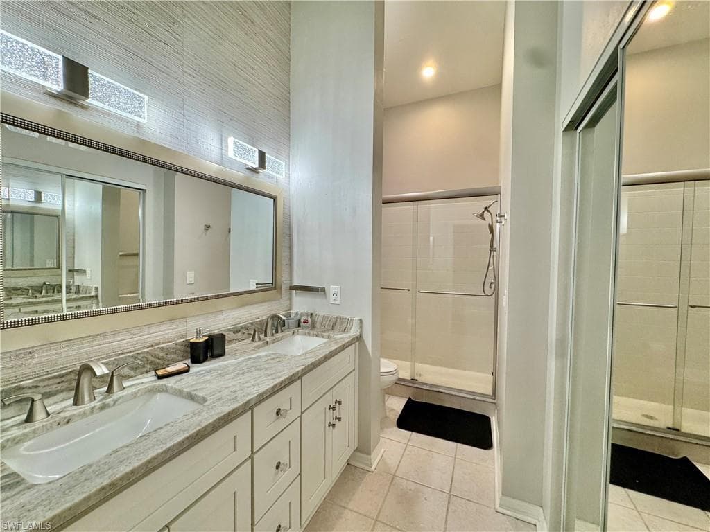 5045 Cedar Springs DR 203-7
