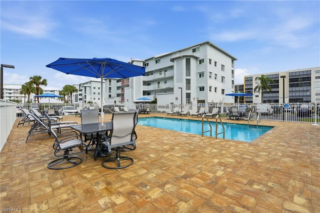 4591 Bay Beach LN 294-40