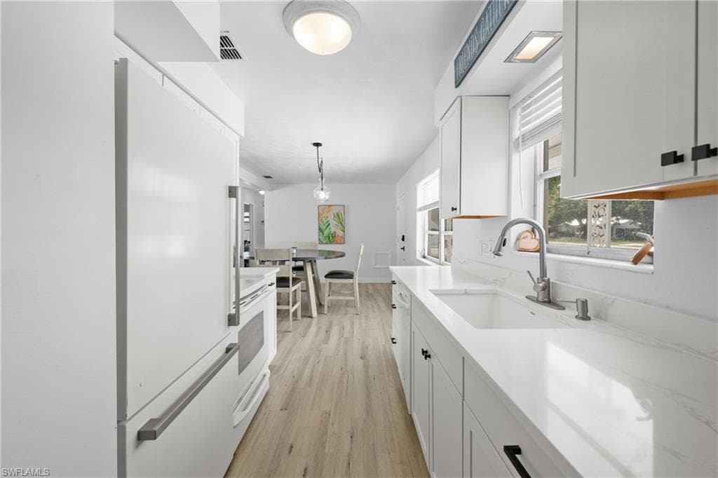 1661 Coronado RD-6