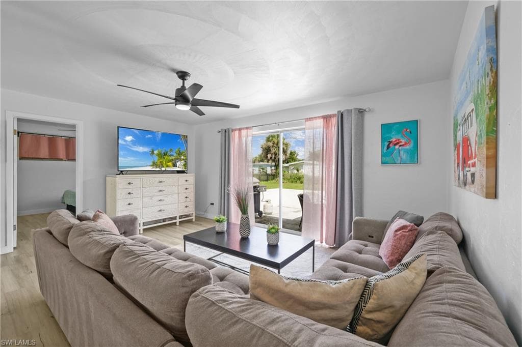 1661 Coronado RD-12