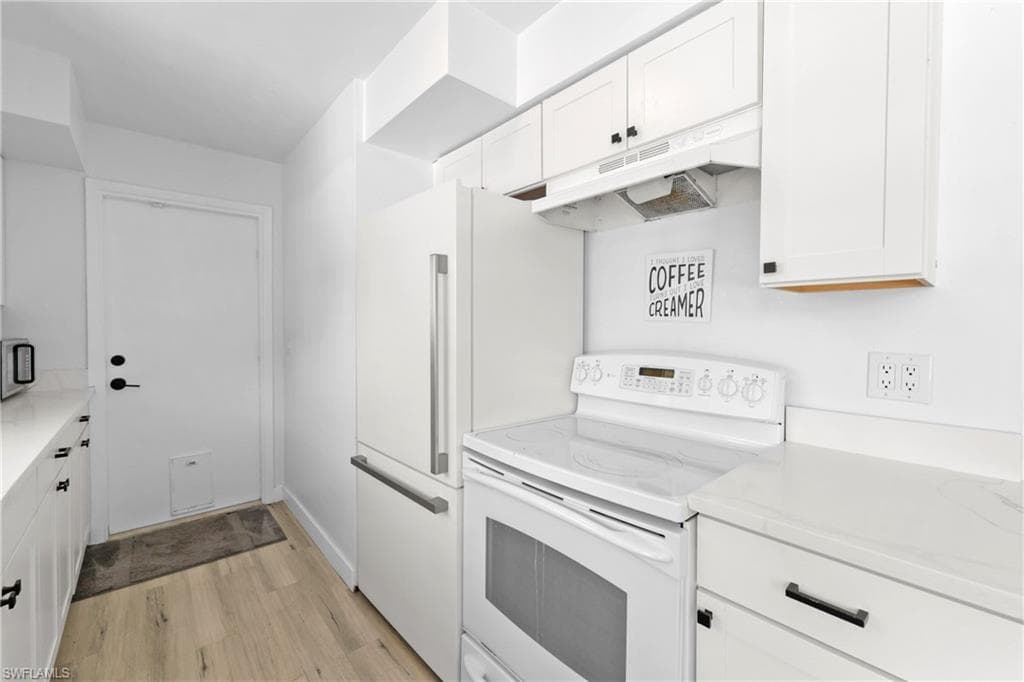 1661 Coronado RD-9