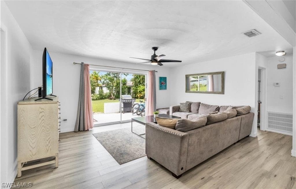 1661 Coronado RD-33