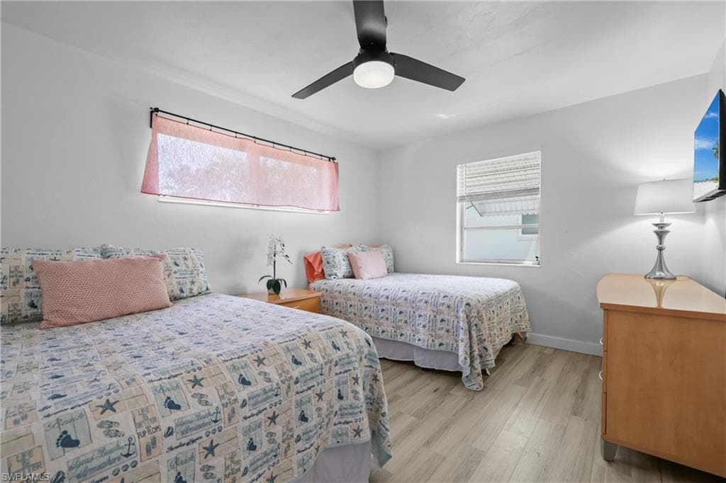1661 Coronado RD-18