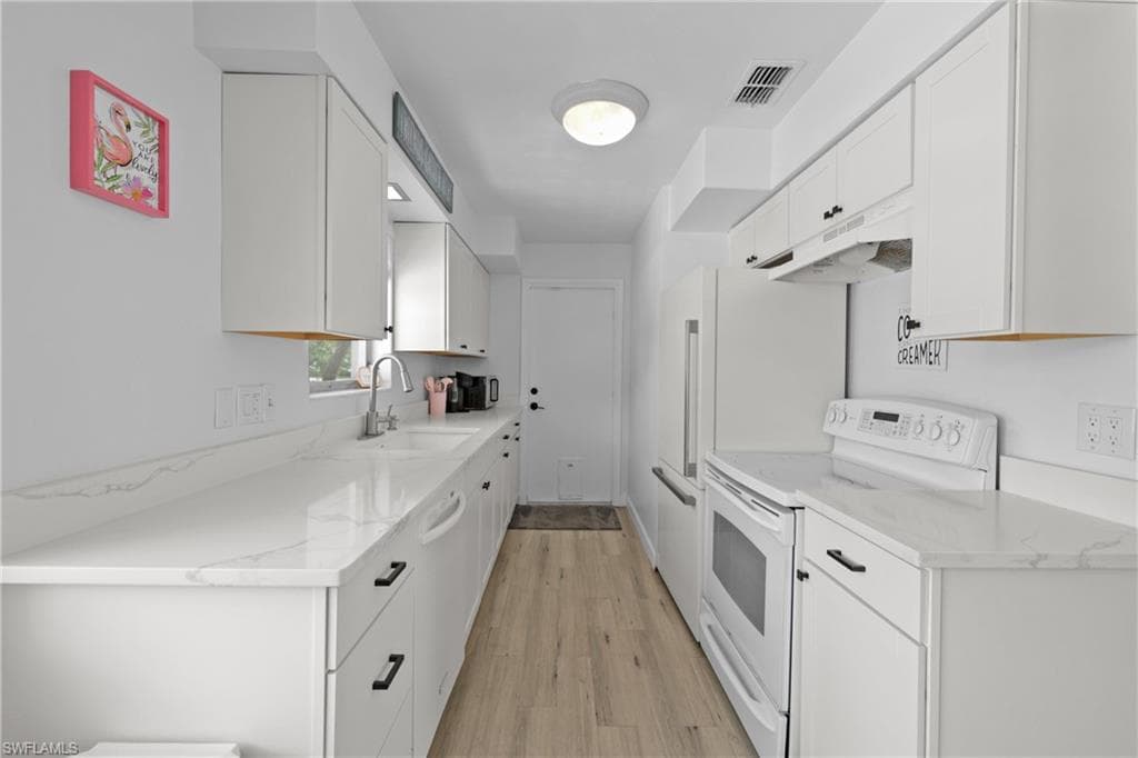 1661 Coronado RD-8