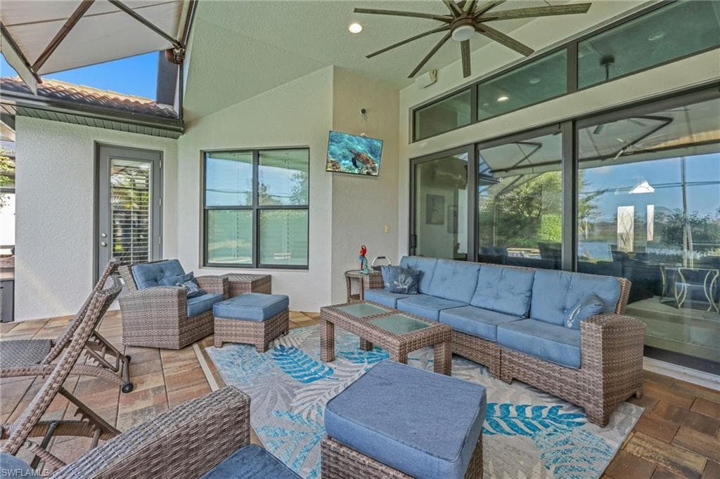 23273 Salinas WAY-32