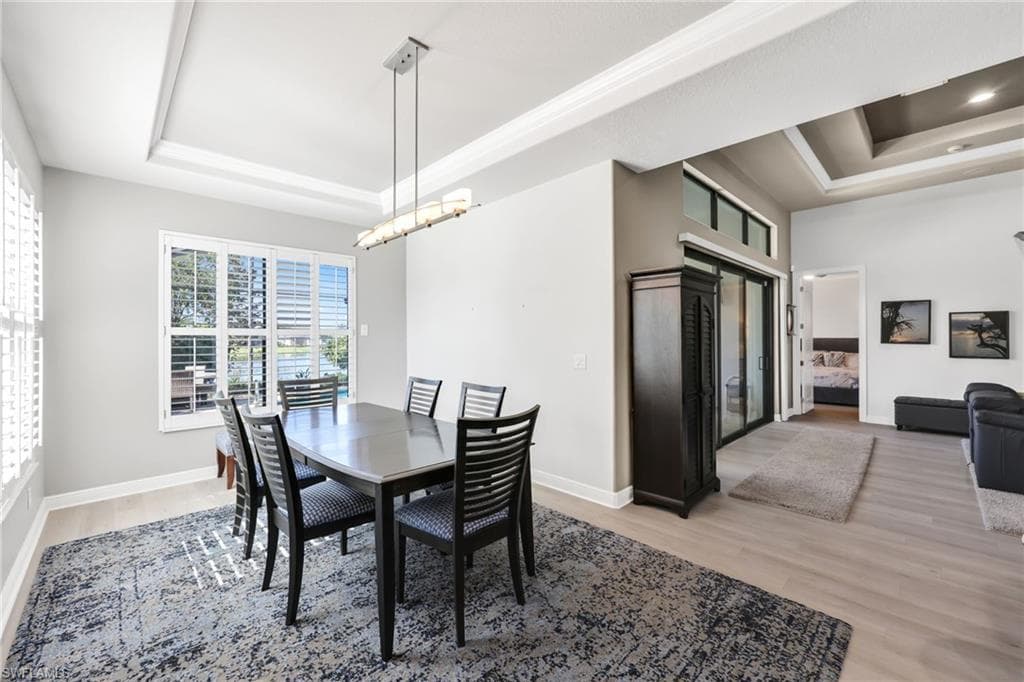 23273 Salinas WAY-14